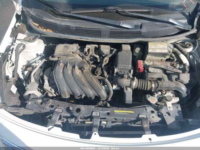 Nissan Versa Image 11