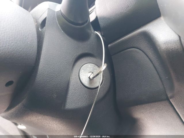 Nissan Versa Image 5