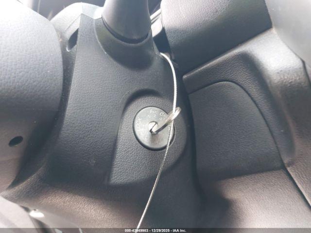 Nissan Versa Image 5