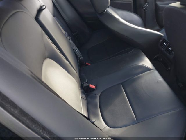 Jaguar XE 25t Image 7