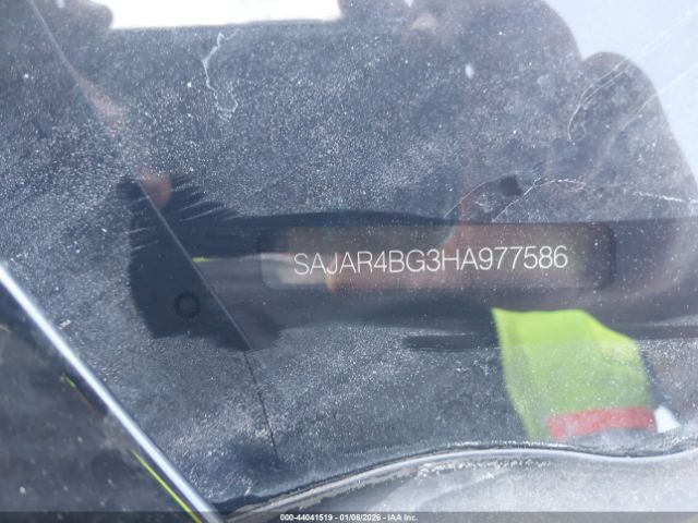 Jaguar XE 25t Image 11