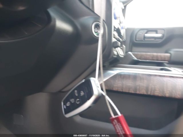 GMC Sierra 1500 Denali Image 9