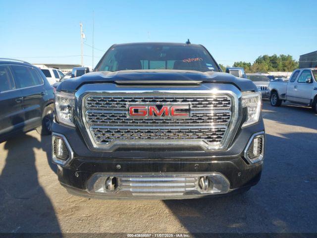GMC Sierra 1500 Denali Image 11