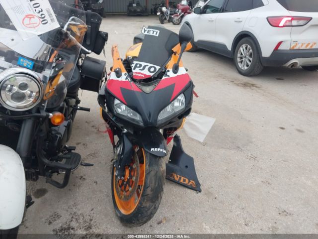 Honda Cbr1000 Rr Image 2